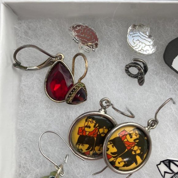 Assorted funky vintage earrings - Picture 3 of 4